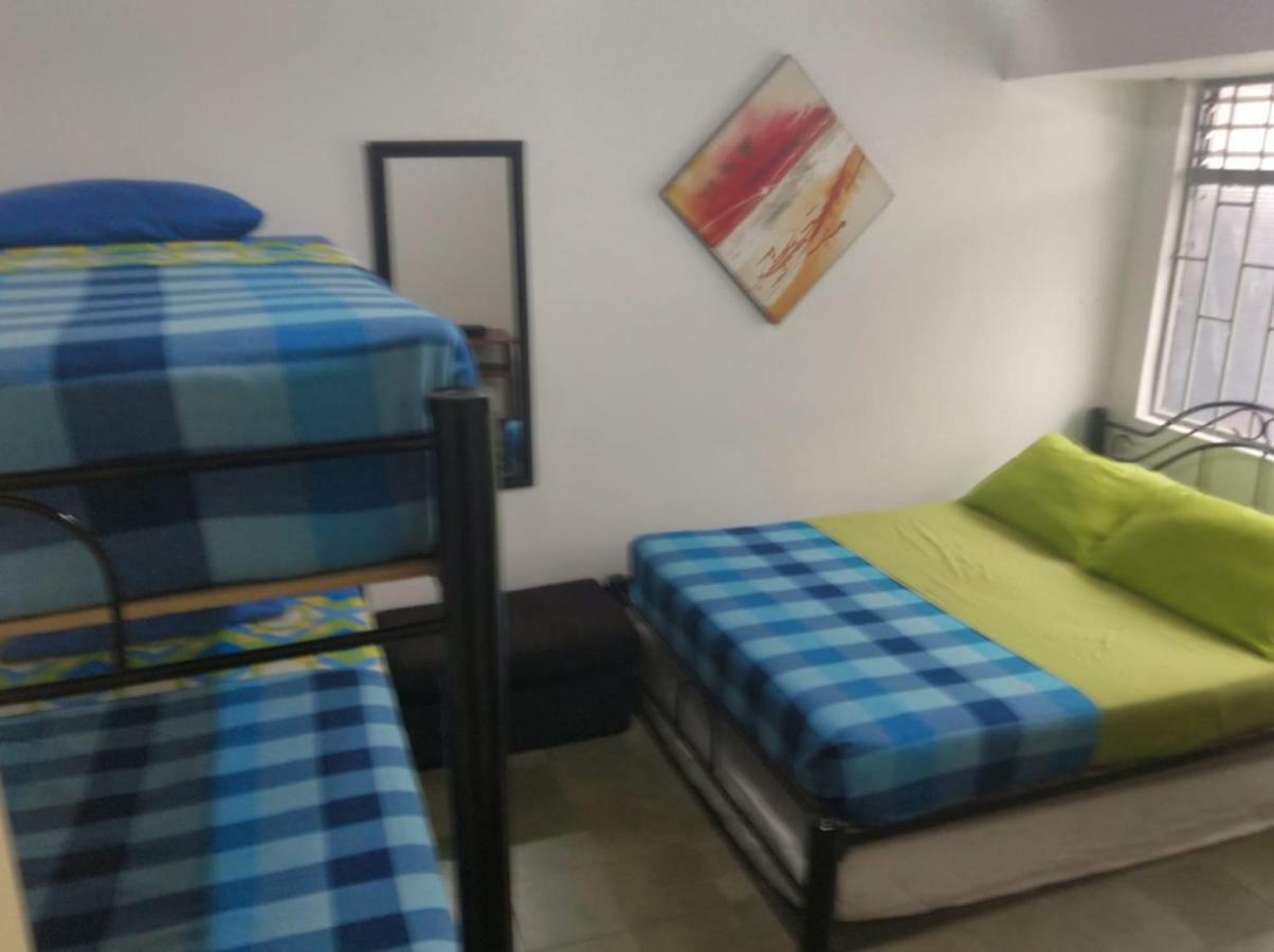 Casa Blanca Hostel Медельїн Екстер'єр фото