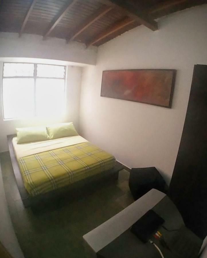 Casa Blanca Hostel Медельїн Екстер'єр фото